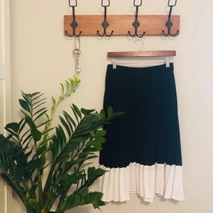 Brand New A New Day pleated black & white skirt XS